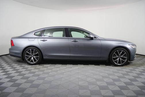 2018 Volvo S90 T5 Momentum