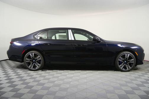 2026 BMW 740 740i
