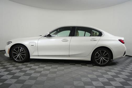 2022 BMW 330e Base