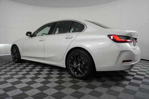 2025 BMW 330 i xDrive