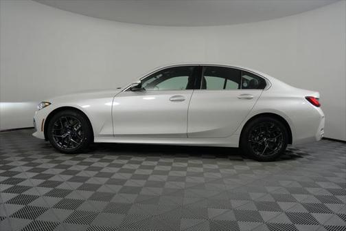 2025 BMW 330 i xDrive