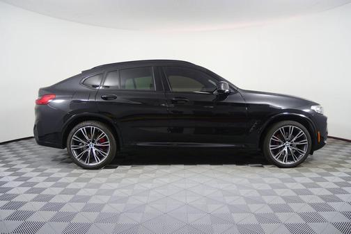 2023 BMW X4 xDrive30i