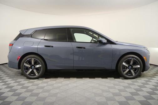 2026 BMW iX xDrive45