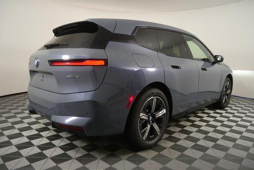 2026 BMW iX xDrive45