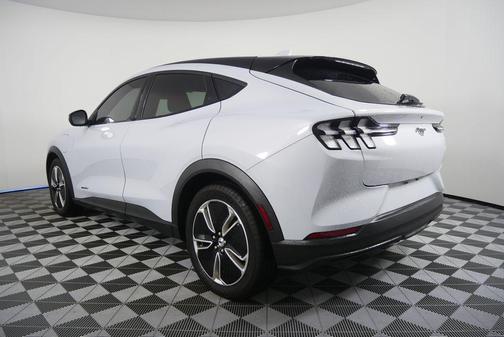 2022 Ford Mustang Mach-E Select