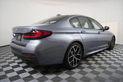 2022 BMW 530 i