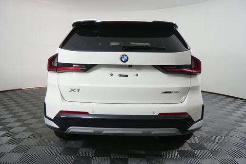 Alpine White 2026 BMW X1 xDrive28i
