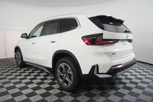 Alpine White 2026 BMW X1 xDrive28i