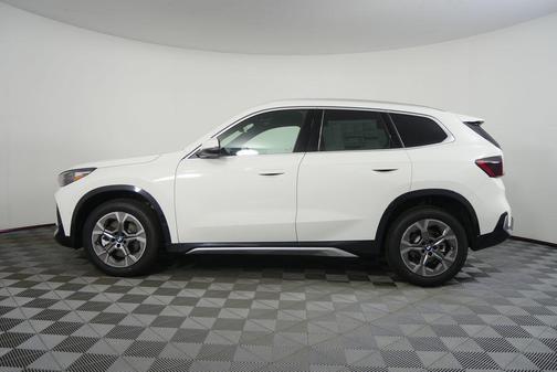 Alpine White 2026 BMW X1 xDrive28i