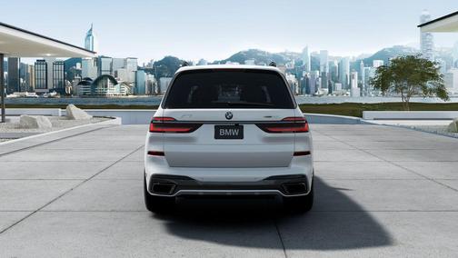 Mineral White Metallic 2027 BMW X7 xDrive40i