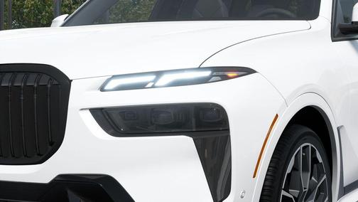 Mineral White Metallic 2027 BMW X7 xDrive40i