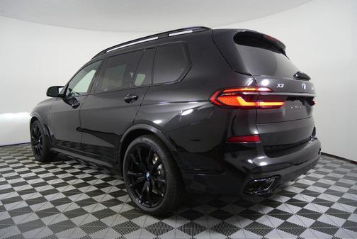 2026 BMW X7 M60i
