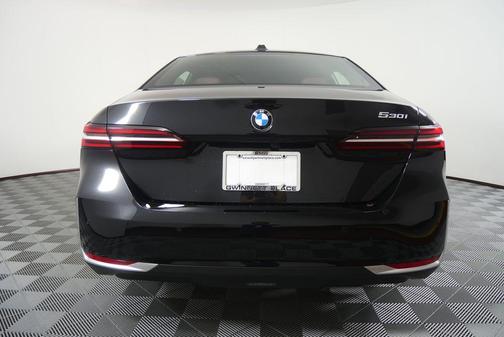 Black Sapphire Metallic 2026 BMW 530 530i