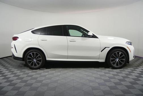 Alpine White 2025 BMW X6 xDrive40i