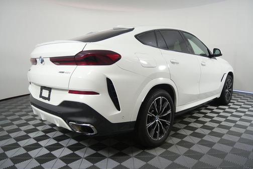 Alpine White 2025 BMW X6 xDrive40i
