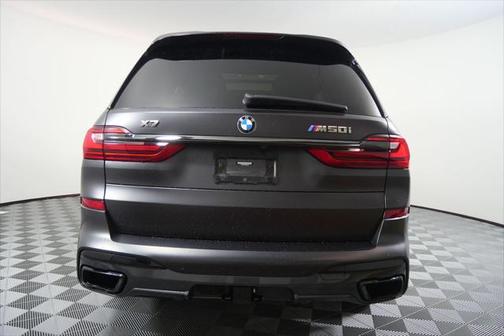 2022 BMW X7 M50i