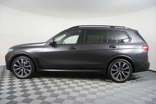 2022 BMW X7 M50i