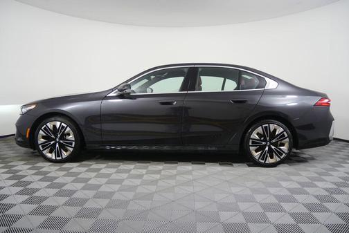 2025 BMW 530 530i
