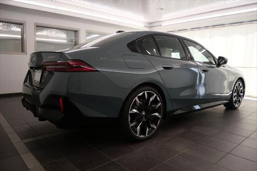 2024 BMW 530 i