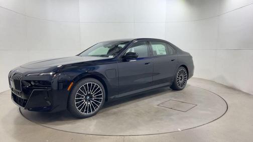 2026 BMW 750e i xDrive