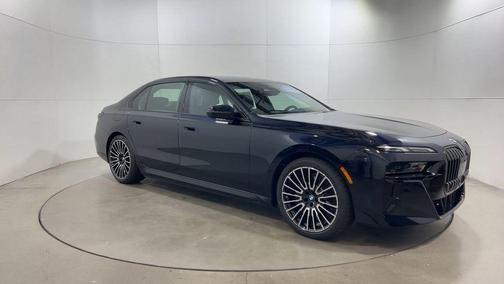 2026 BMW 750e i xDrive