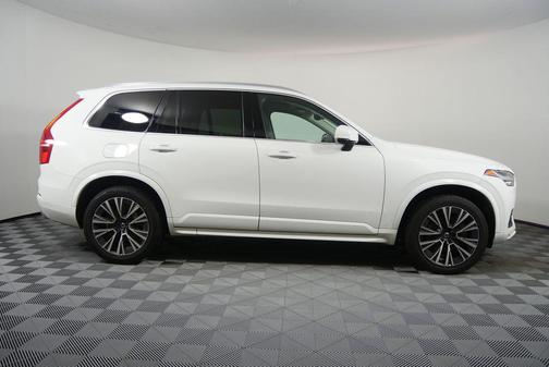 Ice White 2020 Volvo XC90 T5 Momentum