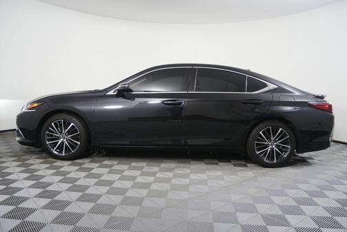 2024 Lexus ES 300h F SPORT Design