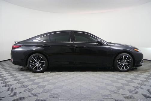2024 Lexus ES 300h F SPORT Design
