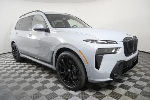 Brooklyn Grey Metallic 2027 BMW X7 xDrive40i