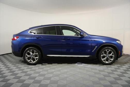 2024 BMW X4 xDrive30i