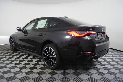 Black Sapphire Metallic 2026 BMW i4 Gran Coupe xDrive40