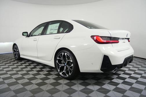 2026 BMW 330 i