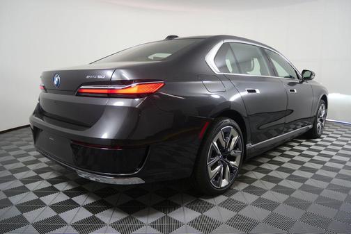 Dark Graphite Metallic 2026 BMW i7 eDrive50