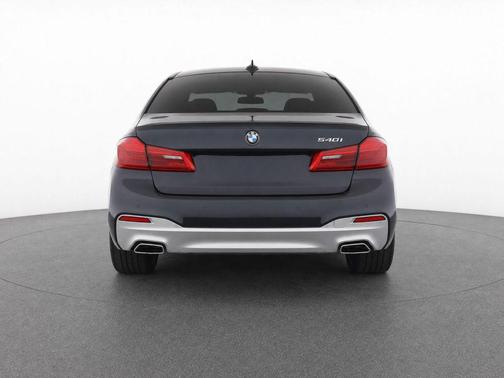 Carbon Black Metallic 2019 BMW 540 i