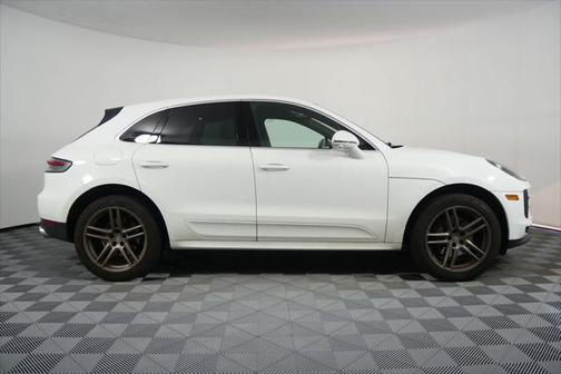 2021 Porsche Macan Base