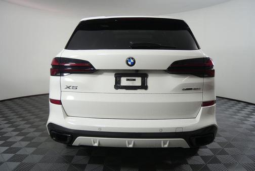 Alpine White 2024 BMW X5 sDrive40i
