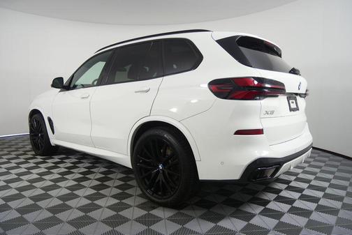 Alpine White 2024 BMW X5 sDrive40i