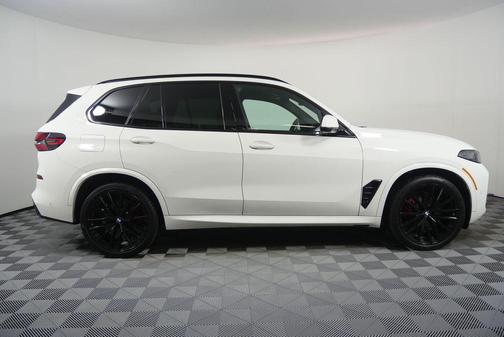 Alpine White 2024 BMW X5 sDrive40i