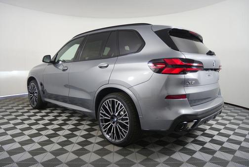 Skyscraper Grey Metallic 2026 BMW X5 xDrive40i