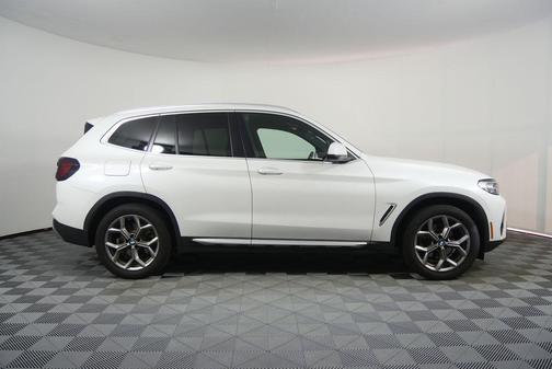 Mineral White Metallic 2022 BMW X3 xDrive30i