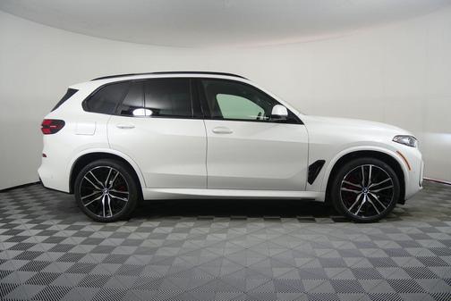 Mineral White Metallic 2026 BMW X5 sDrive40i