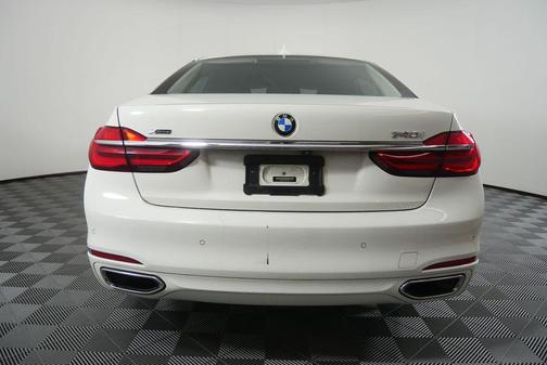 Alpine White 2018 BMW 740 xDrive