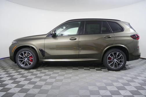 Manhattan Green Metallic 2026 BMW X5 xDrive40i