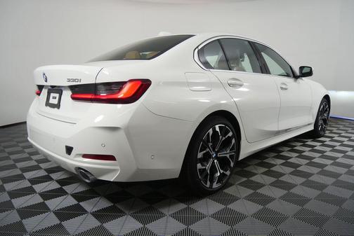2026 BMW 330 i