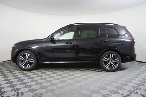 Black Sapphire Metallic 2027 BMW X7 xDrive40i