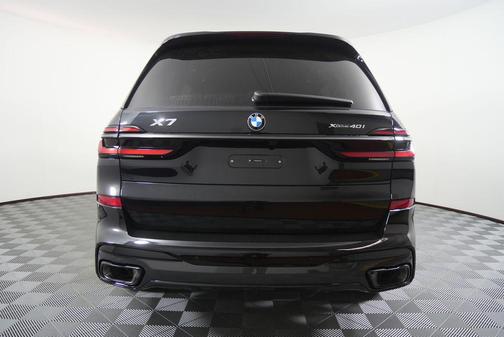 Black Sapphire Metallic 2027 BMW X7 xDrive40i