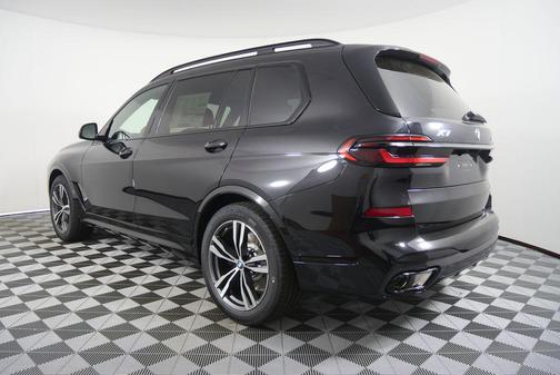 Black Sapphire Metallic 2027 BMW X7 xDrive40i