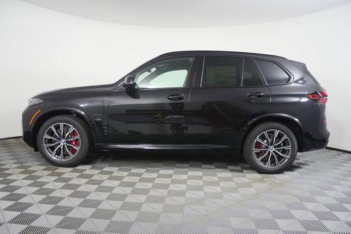 Black Sapphire Metallic 2026 BMW X5 PHEV xDrive50e