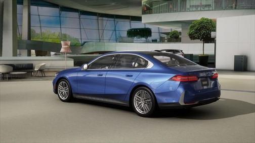 2025 BMW 530 i xDrive