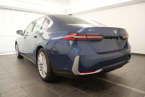 Phytonic Blue Metallic 2025 BMW 530 xDrive